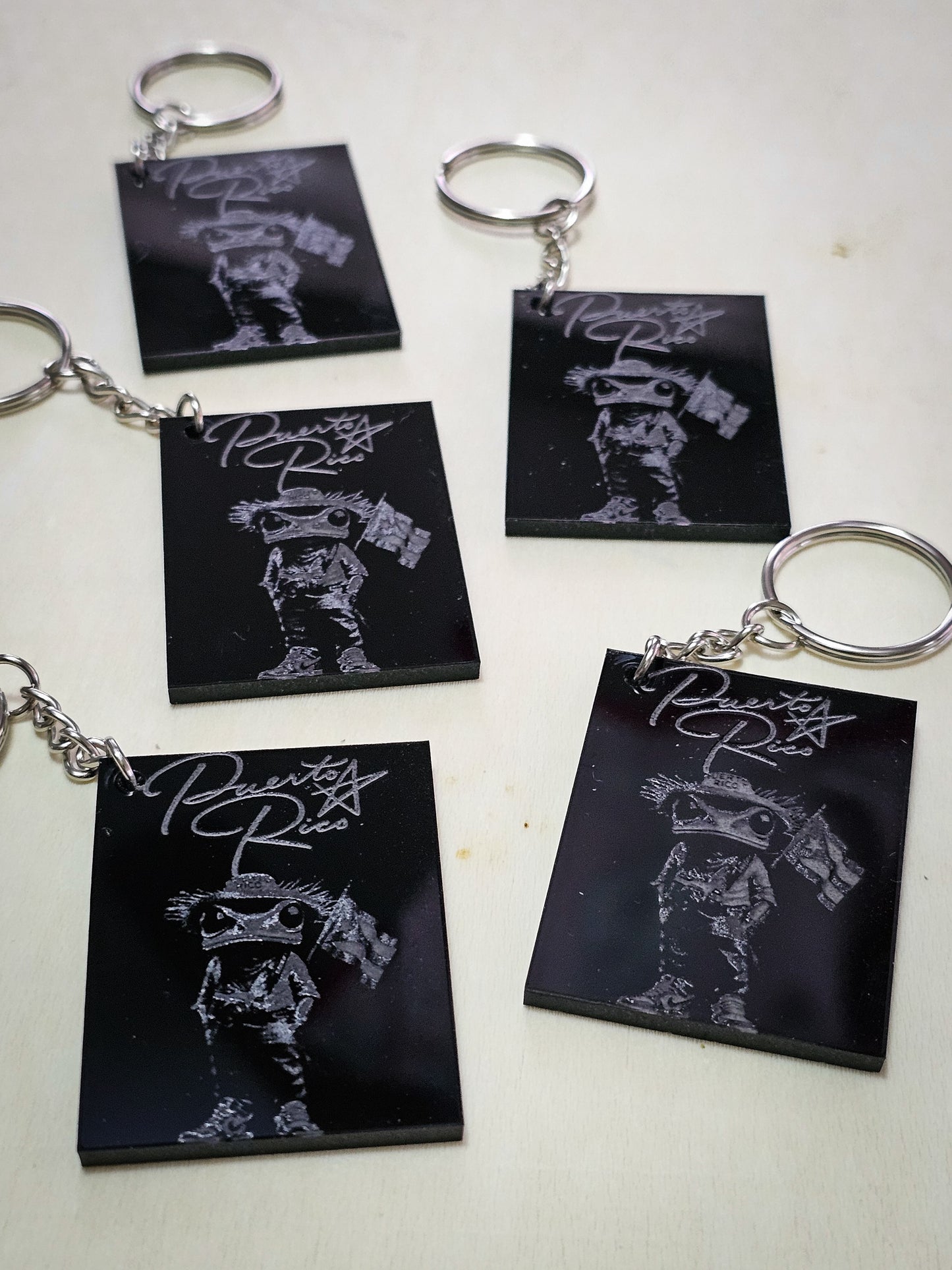 A. Llavero Sapo Concho en acrílico