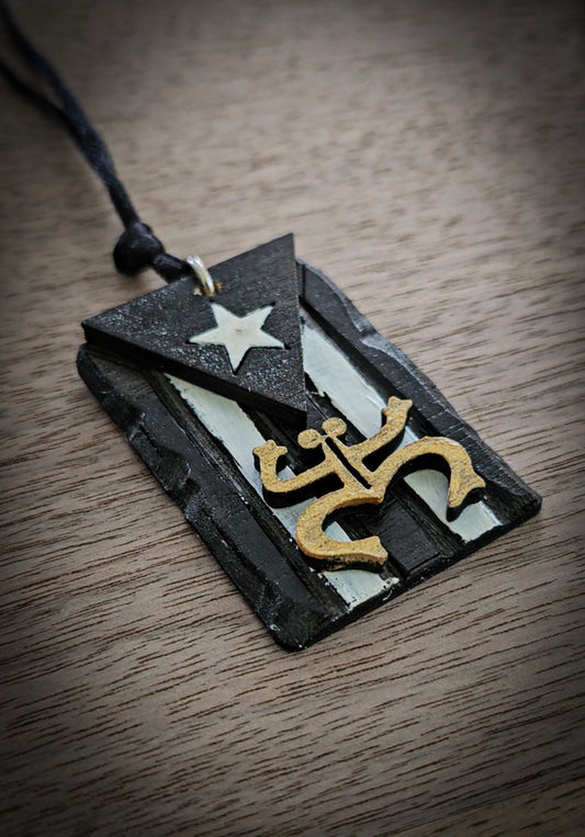A. Collar Bandera de la resistencia con Coquí Taíno